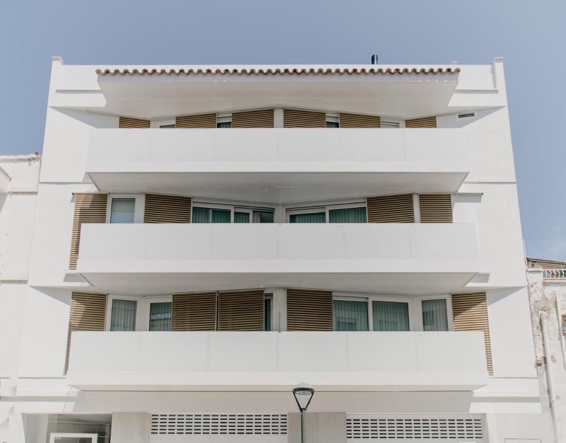 Suites Port 坎布里尔斯 外观 照片