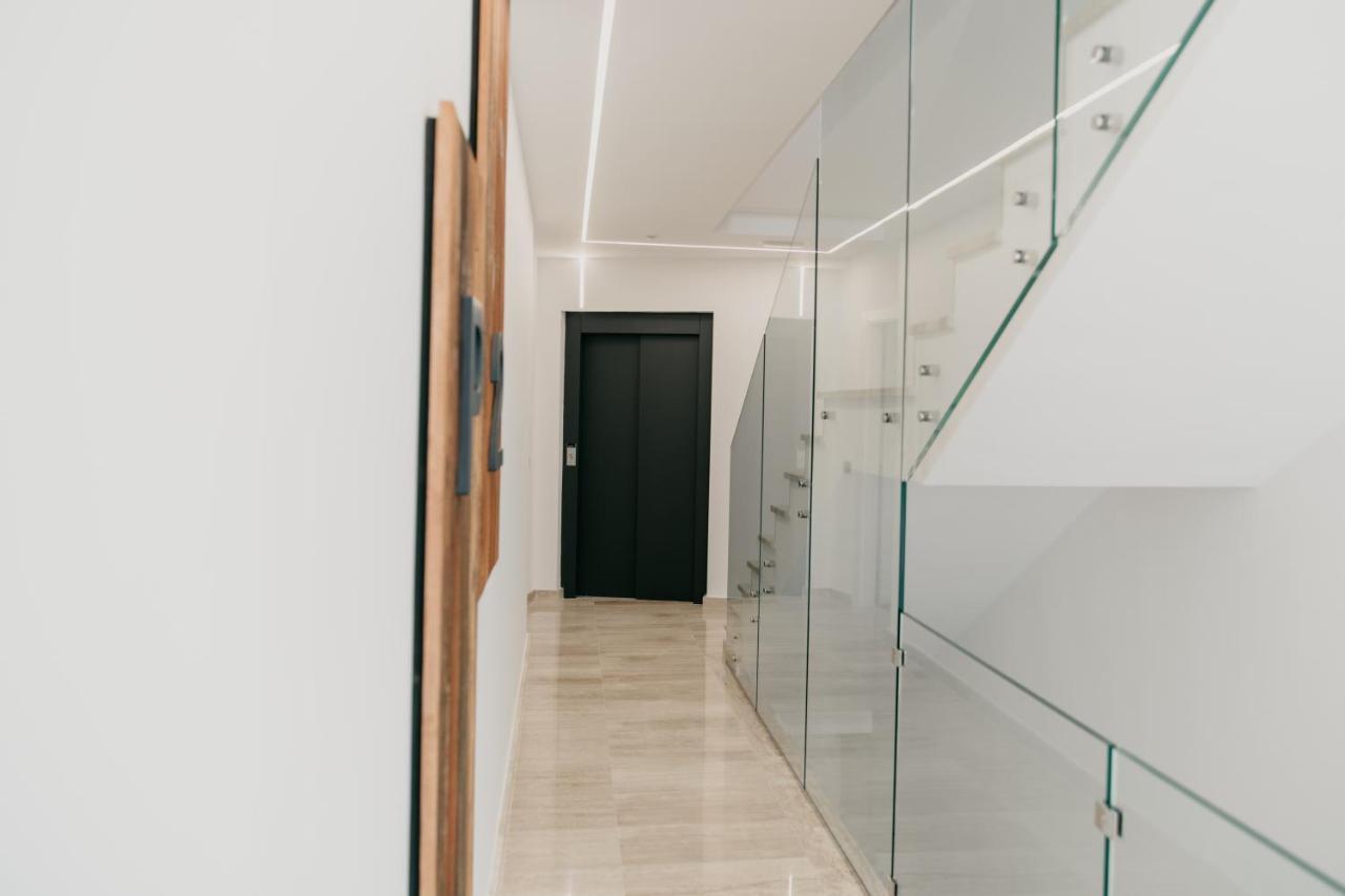 Suites Port 坎布里尔斯 外观 照片