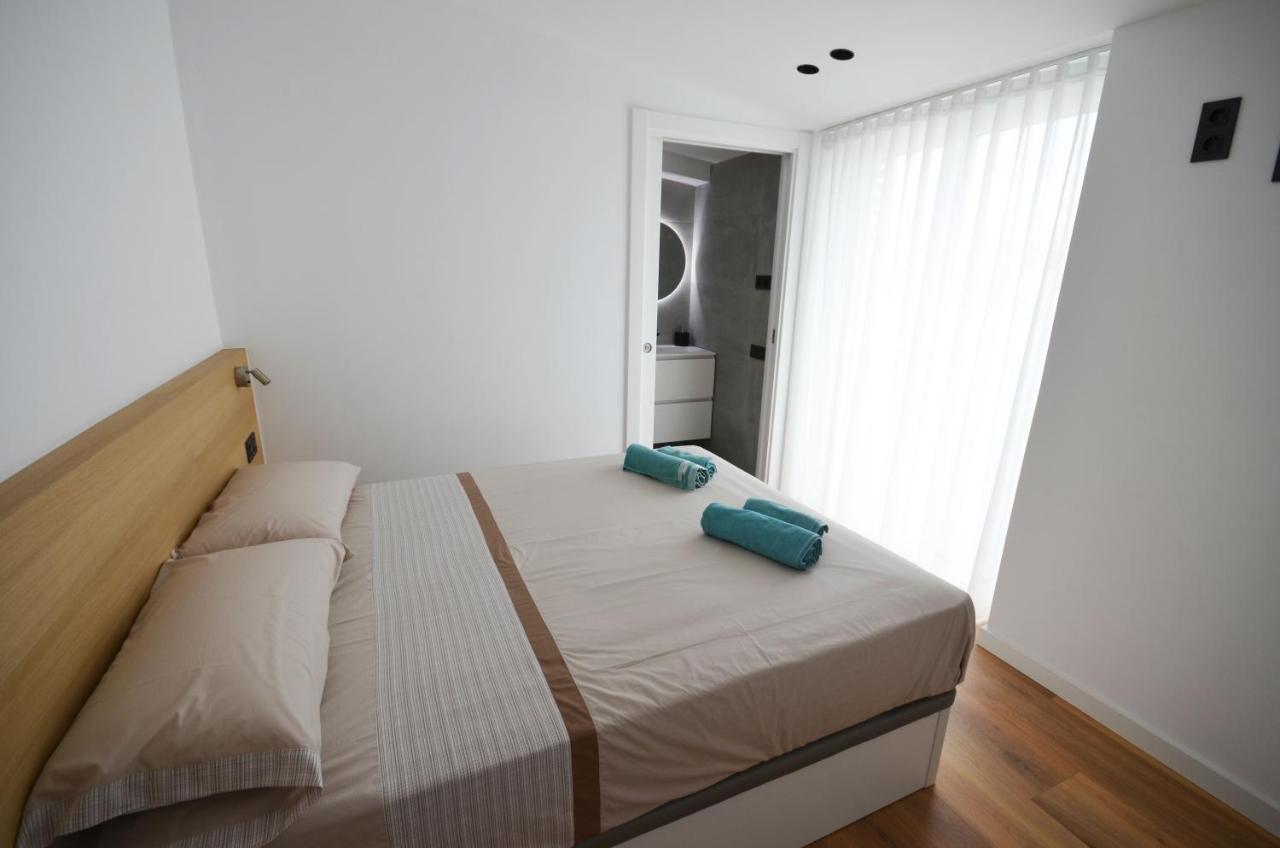 Suites Port 坎布里尔斯 外观 照片