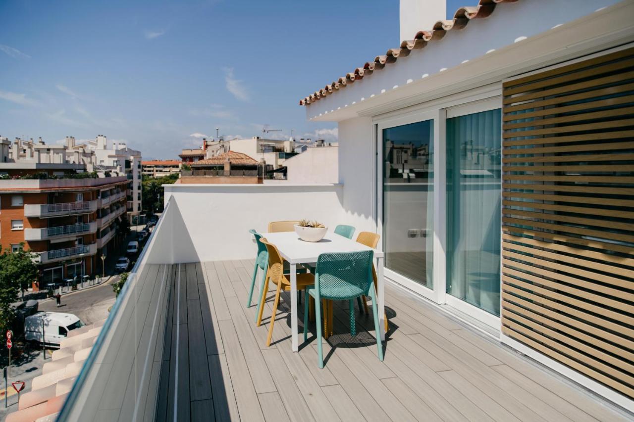 Suites Port 坎布里尔斯 外观 照片