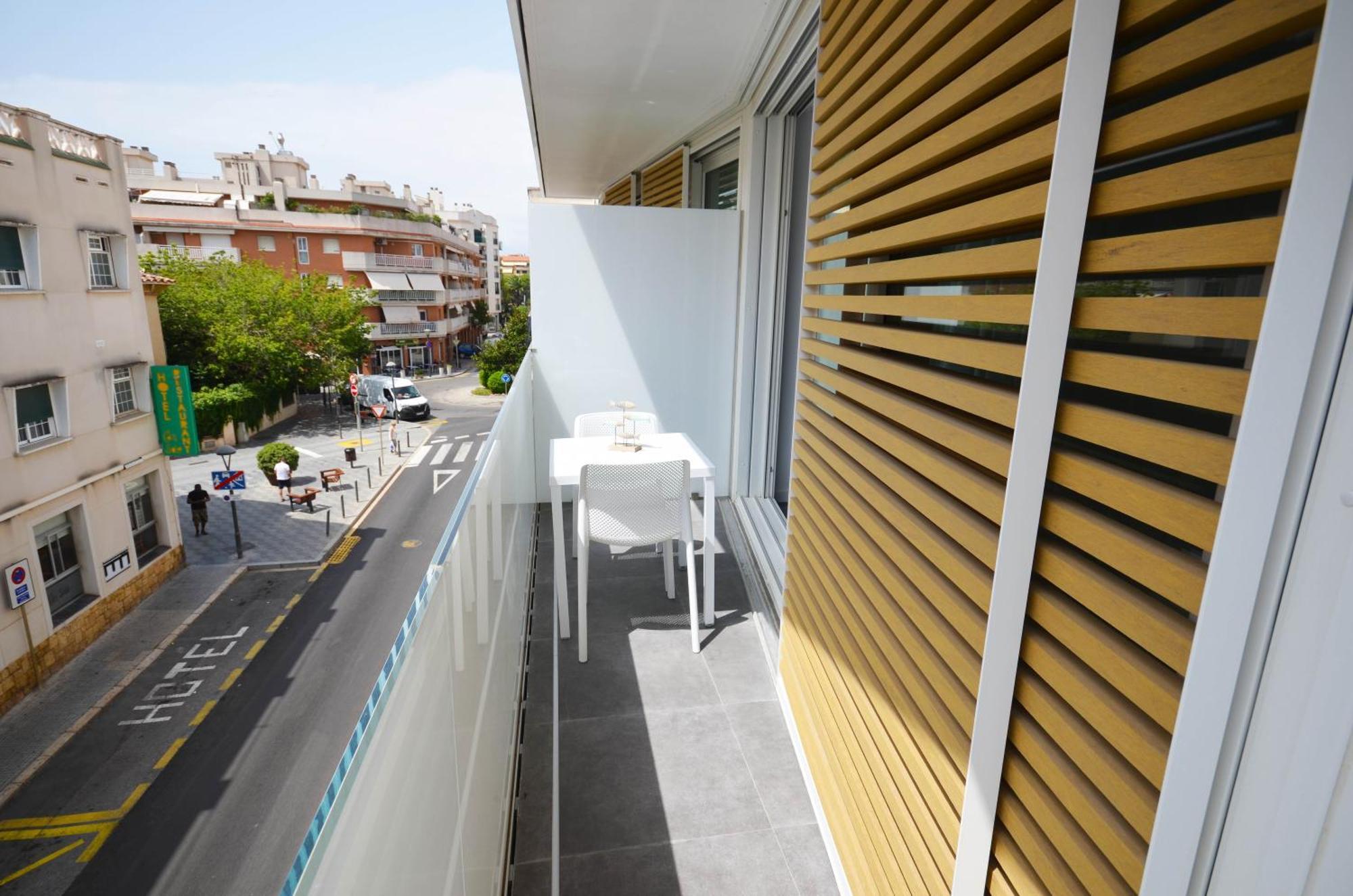 Suites Port 坎布里尔斯 外观 照片