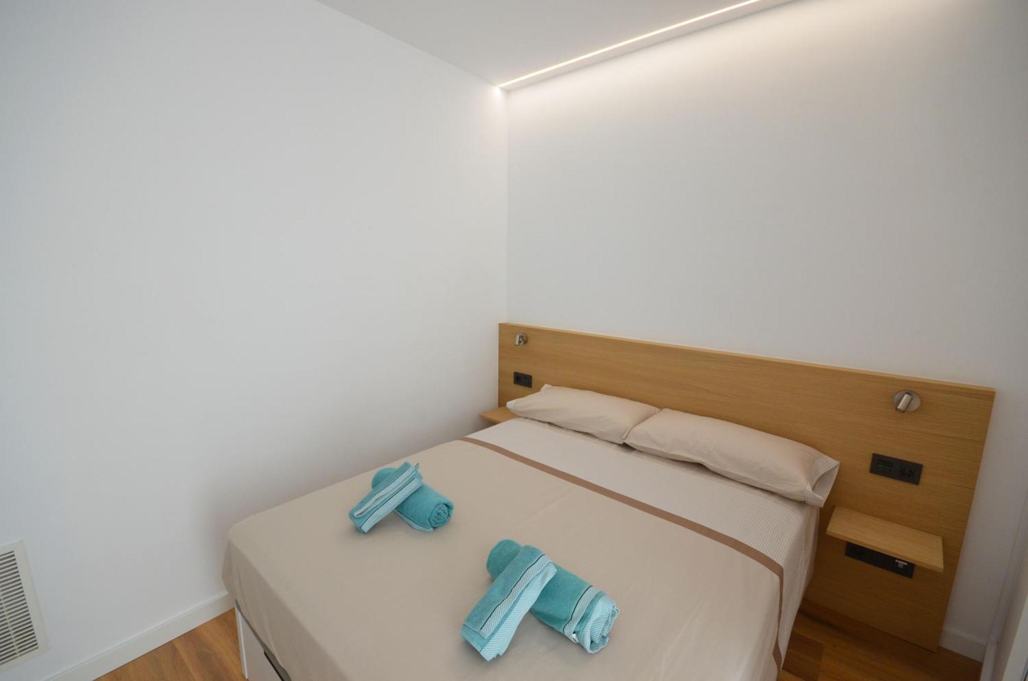 Suites Port 坎布里尔斯 外观 照片