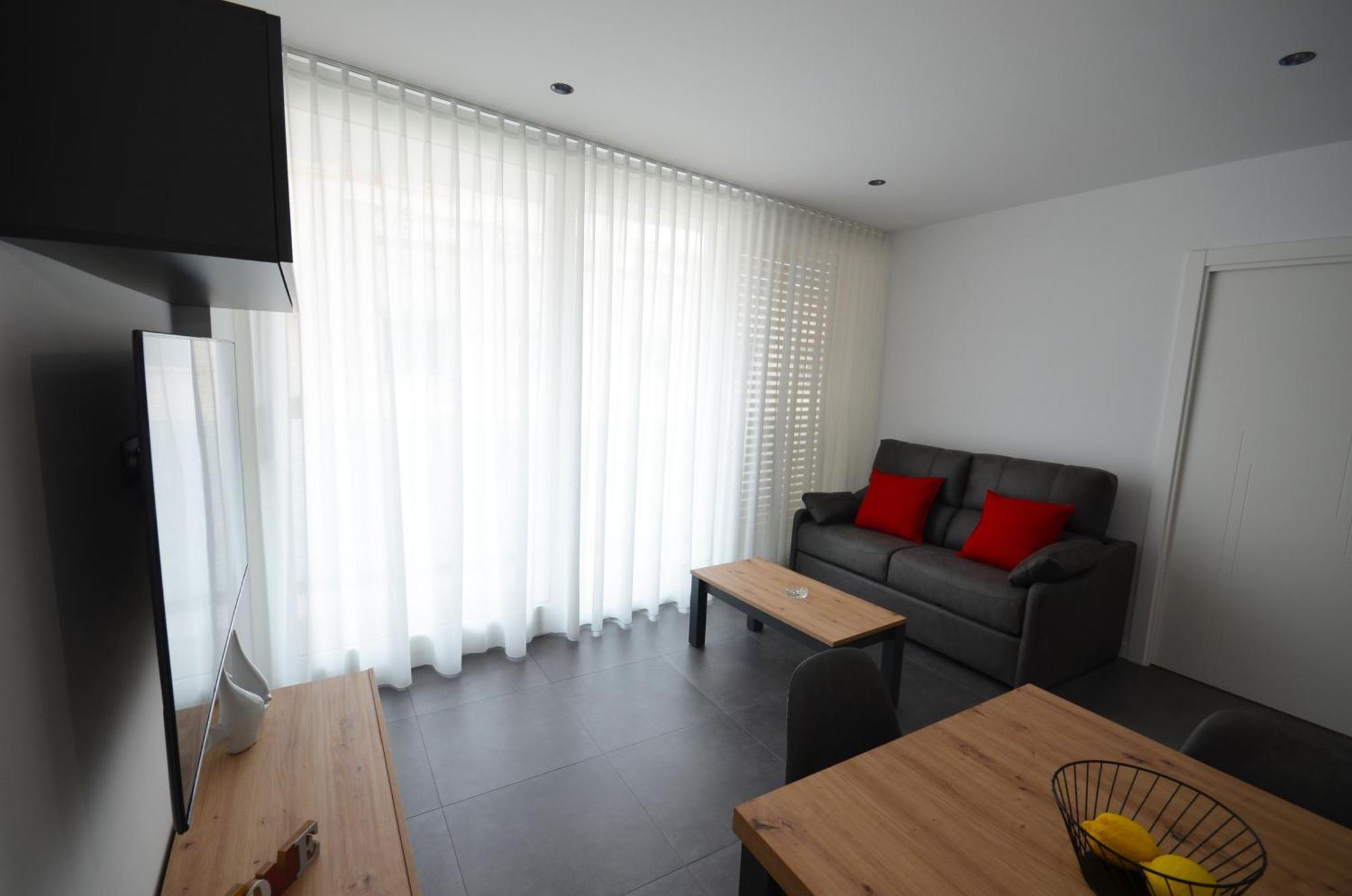 Suites Port 坎布里尔斯 外观 照片