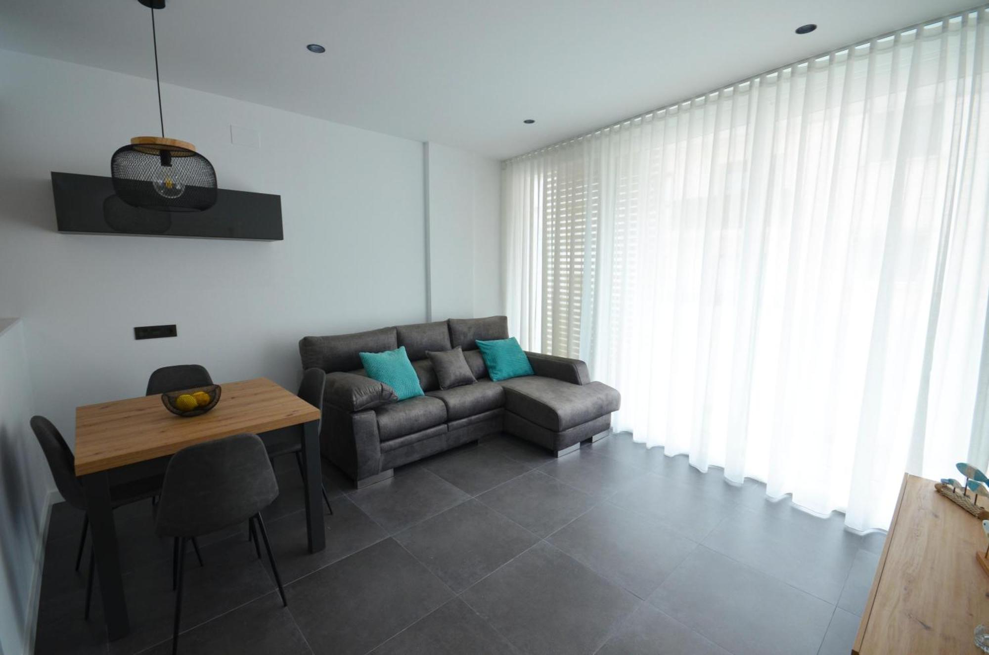 Suites Port 坎布里尔斯 外观 照片
